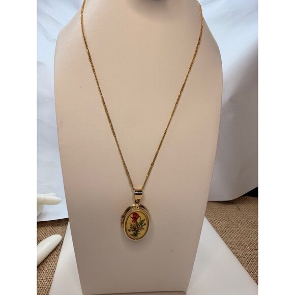 Vintage victorian style Gold-Tone Floral Oval Locket Necklace With Chain - Picture 11 of 12